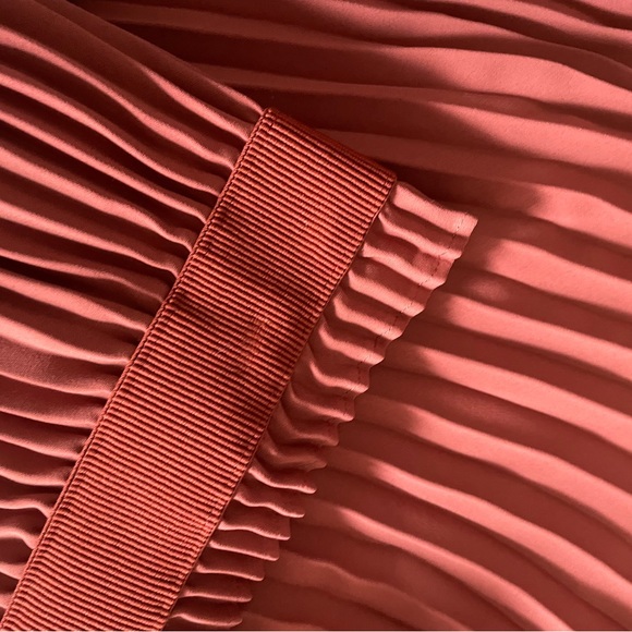 Babaton pleated skirt from aritzia. - Picture 7 of 10